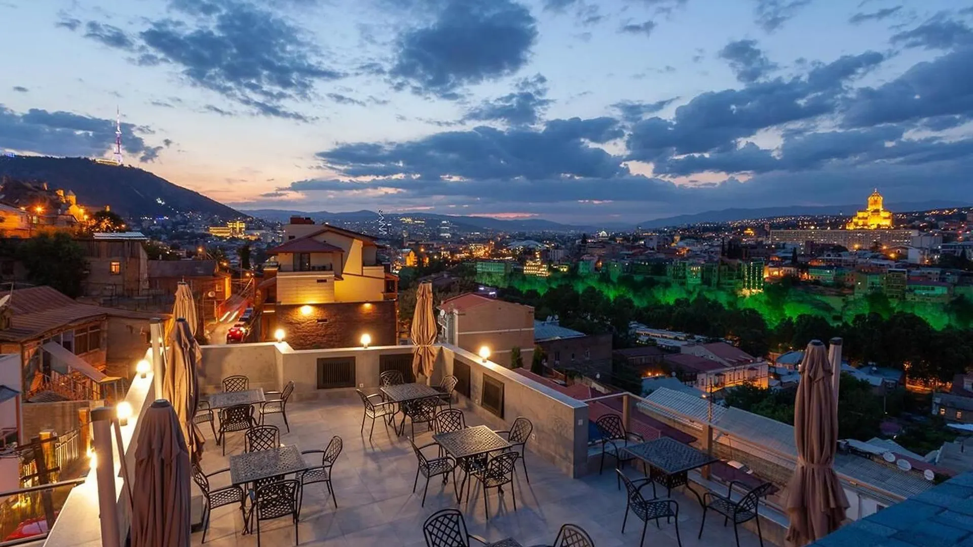 Hotel Flames Tiflis 4*,